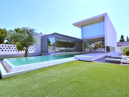 Piscina de Casa o xalet en venda en Cáceres Capital amb Aire condicionat i Piscina