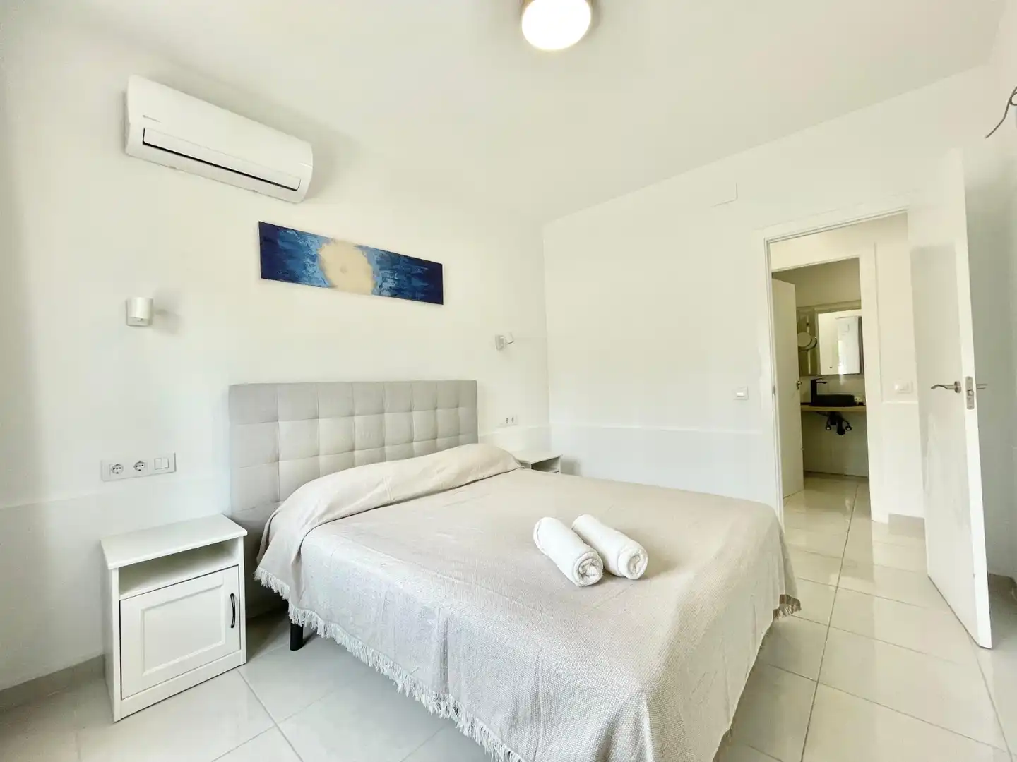 Dormitori de Apartament de lloguer en Torrevieja amb Aire condicionat, Calefacció i Terrassa