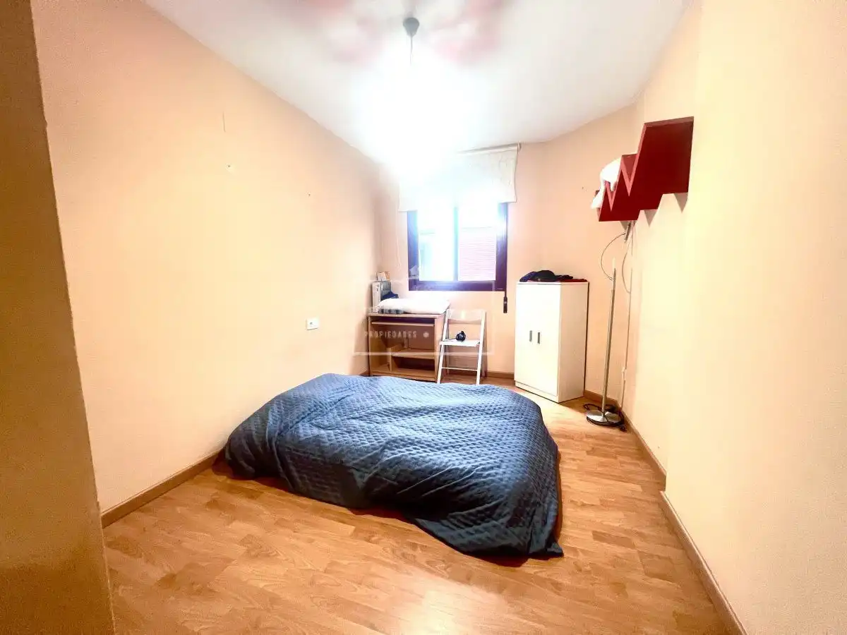Habitación de Piso en venta en Castellón de la Plana / Castelló de la Plana con Aire acondicionado, Calefacción y Terraza