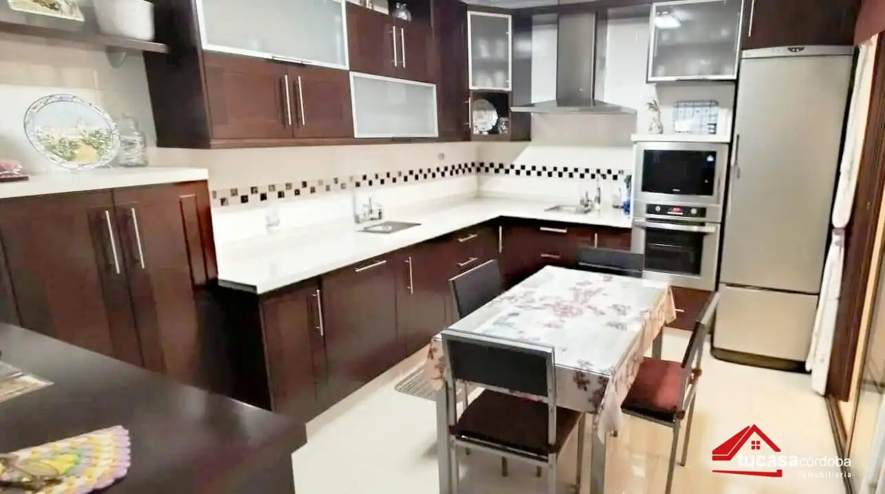 Cuina de Casa o xalet en venda en Córdoba amb Aire condicionat, Terrassa i Traster
