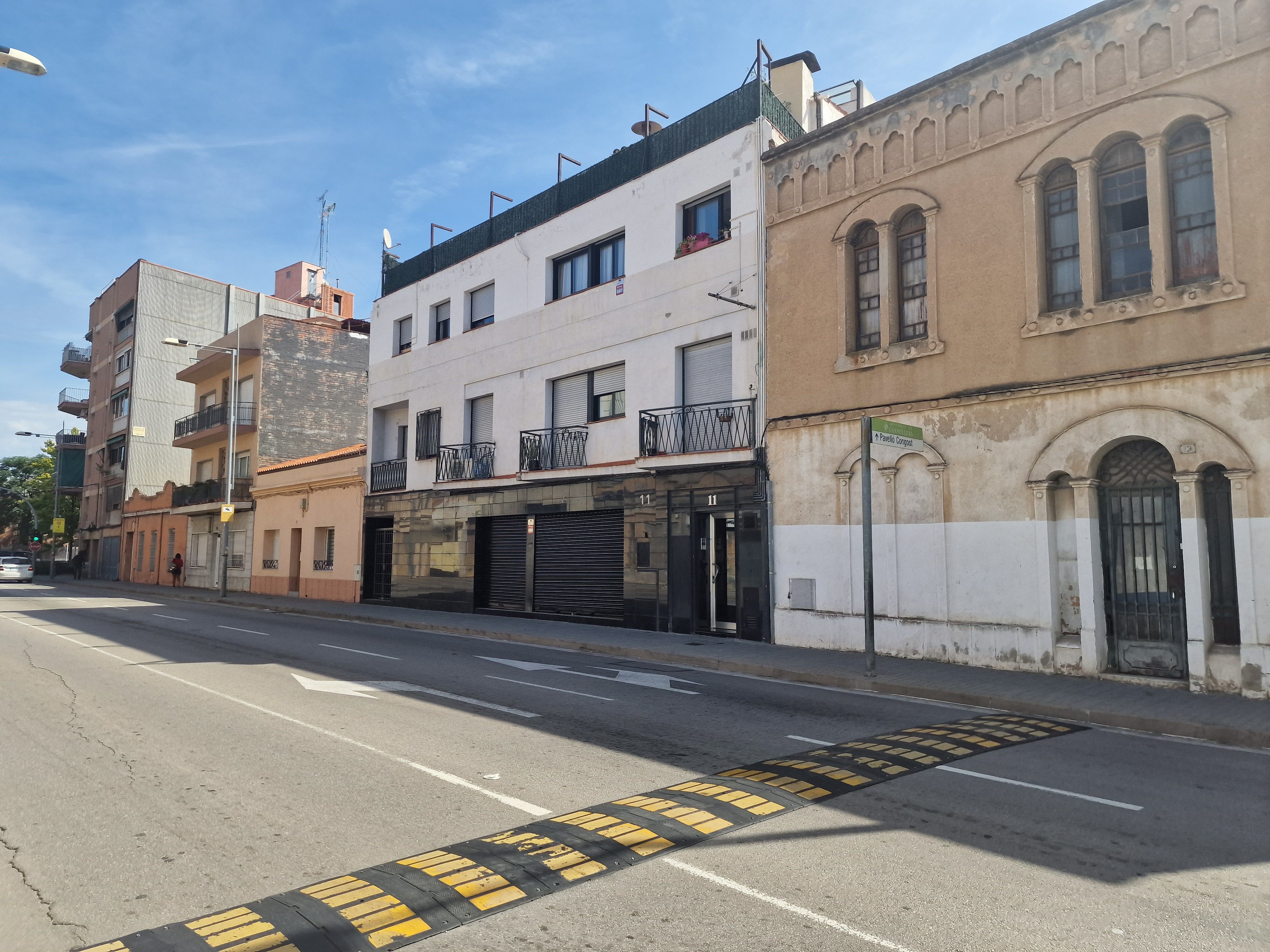 Vista exterior de Local en venda en Granollers
