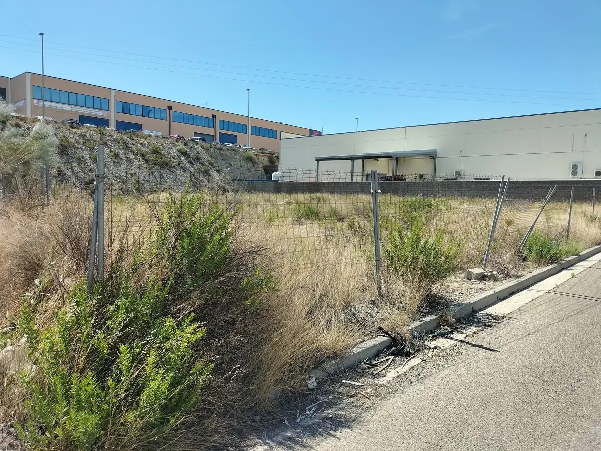 Terreny industrial en venda a Calle Peña Oroel 47, imagen 2