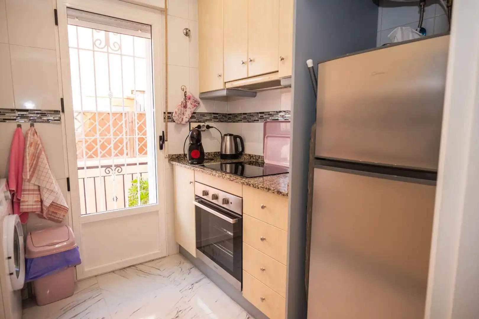 Cuina de Casa adosada en venda en Los Montesinos amb Aire condicionat, Jardí privat i Terrassa