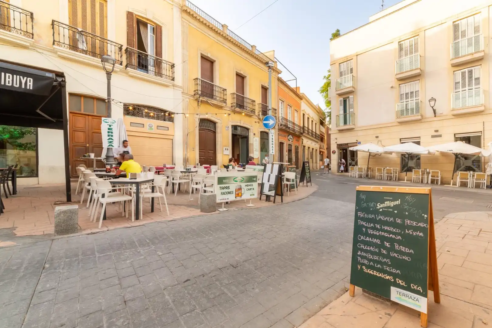 Außenansicht von Geschaftsraum zum Verkauf in Almería mit Klimaanlage und Möbliert