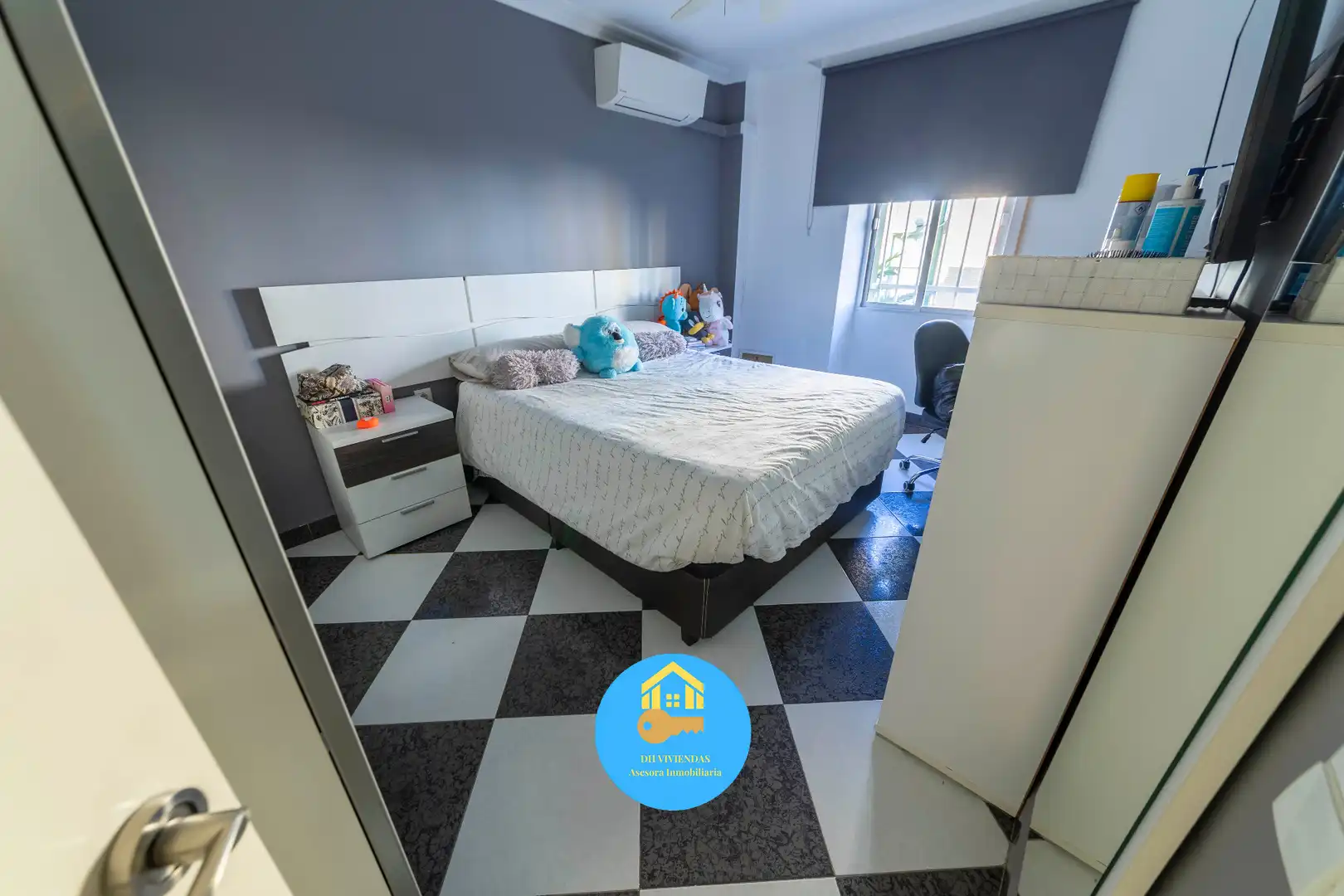 Schlafzimmer von Wohnung zum Verkauf in Dos Hermanas mit Klimaanlage und Abstellraum