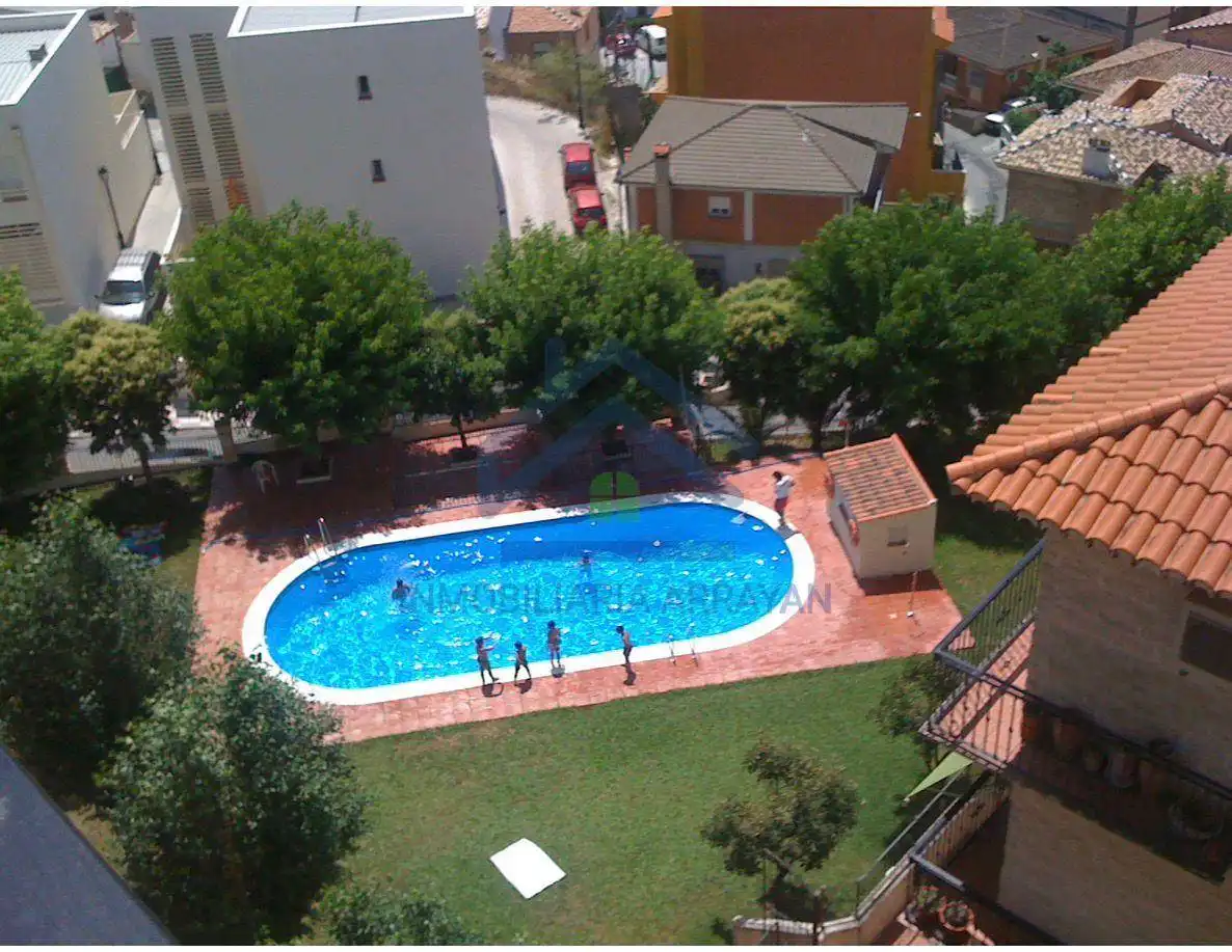 Schwimmbecken von Wohnung zum Verkauf in Cenes de la Vega mit Klimaanlage, Heizung und Terrasse