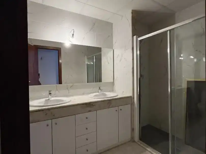 Bany de Pis en venda en Tortosa amb Balcó