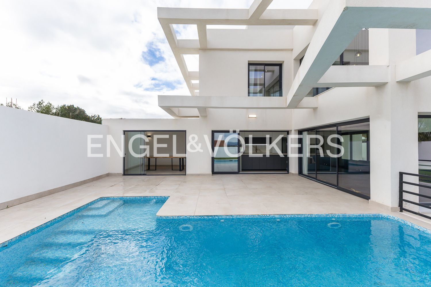 Piscina de Casa adosada en venda en San Antonio de Benagéber amb Aire condicionat, Calefacció i Jardí privat