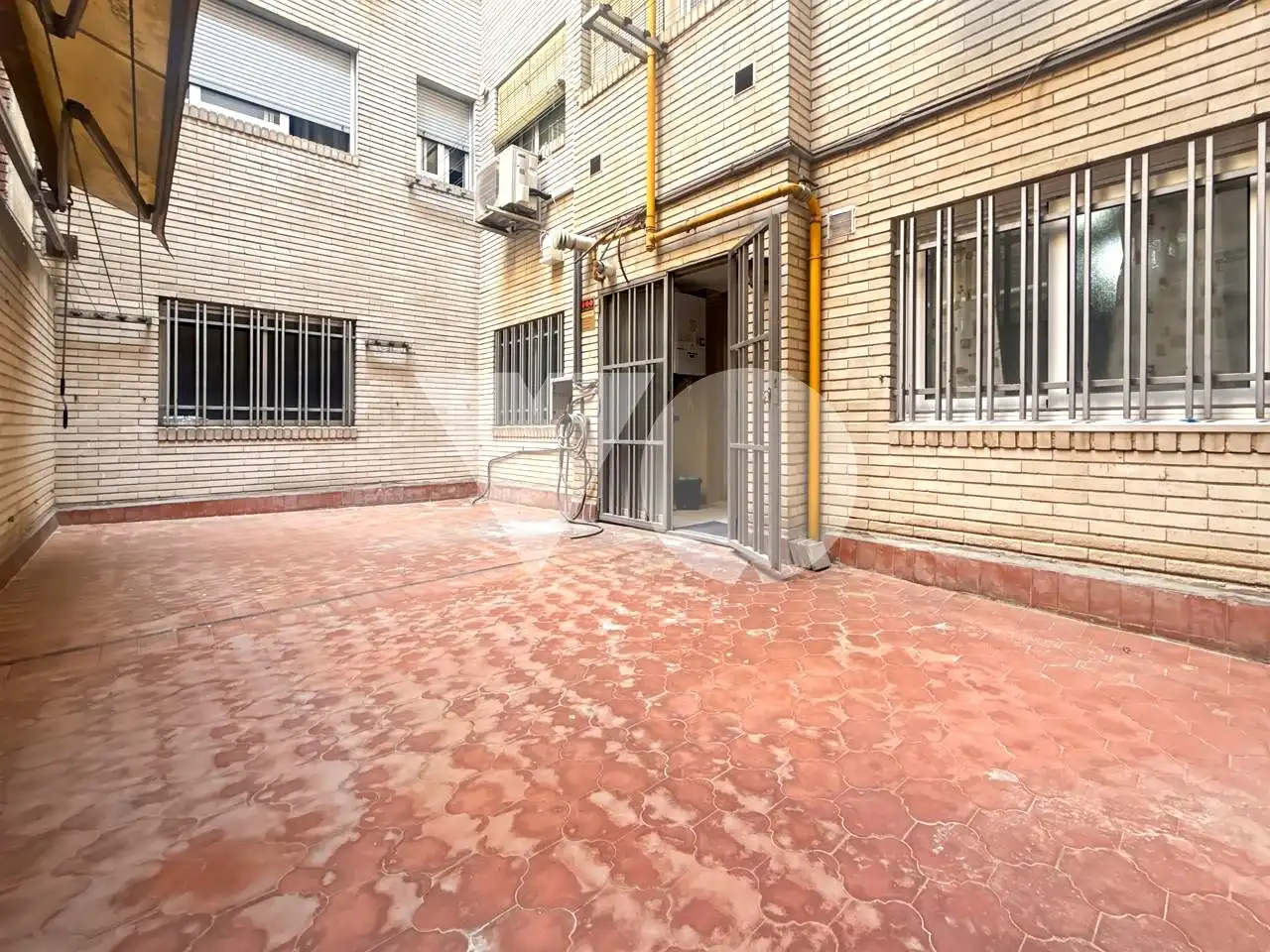 Vista exterior de Piso en venta en Madrid con Calefacción y Terraza