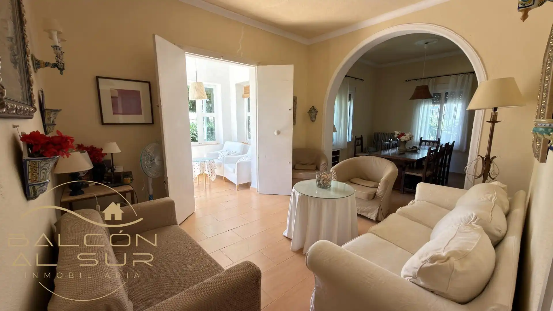 Sala d'estar de Casa o xalet en venda en Rota amb Terrassa, Traster i Balcó
