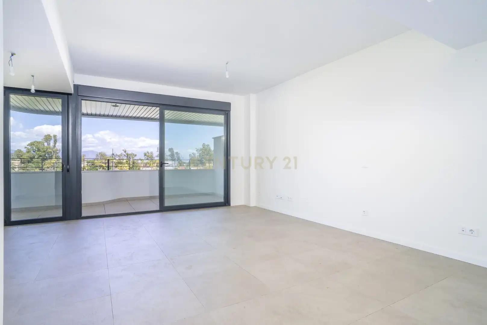 Living room of Flat for sale in Torremolinos  with Private garden, Storage room and Microwave