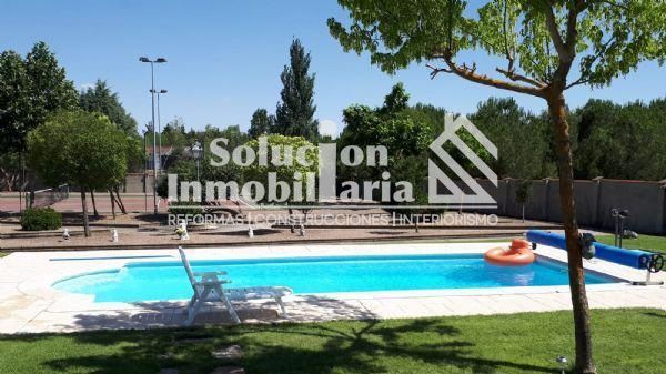 Swimming pool of House or chalet for sale in Villares de la Reina  with Heating and Swimming Pool