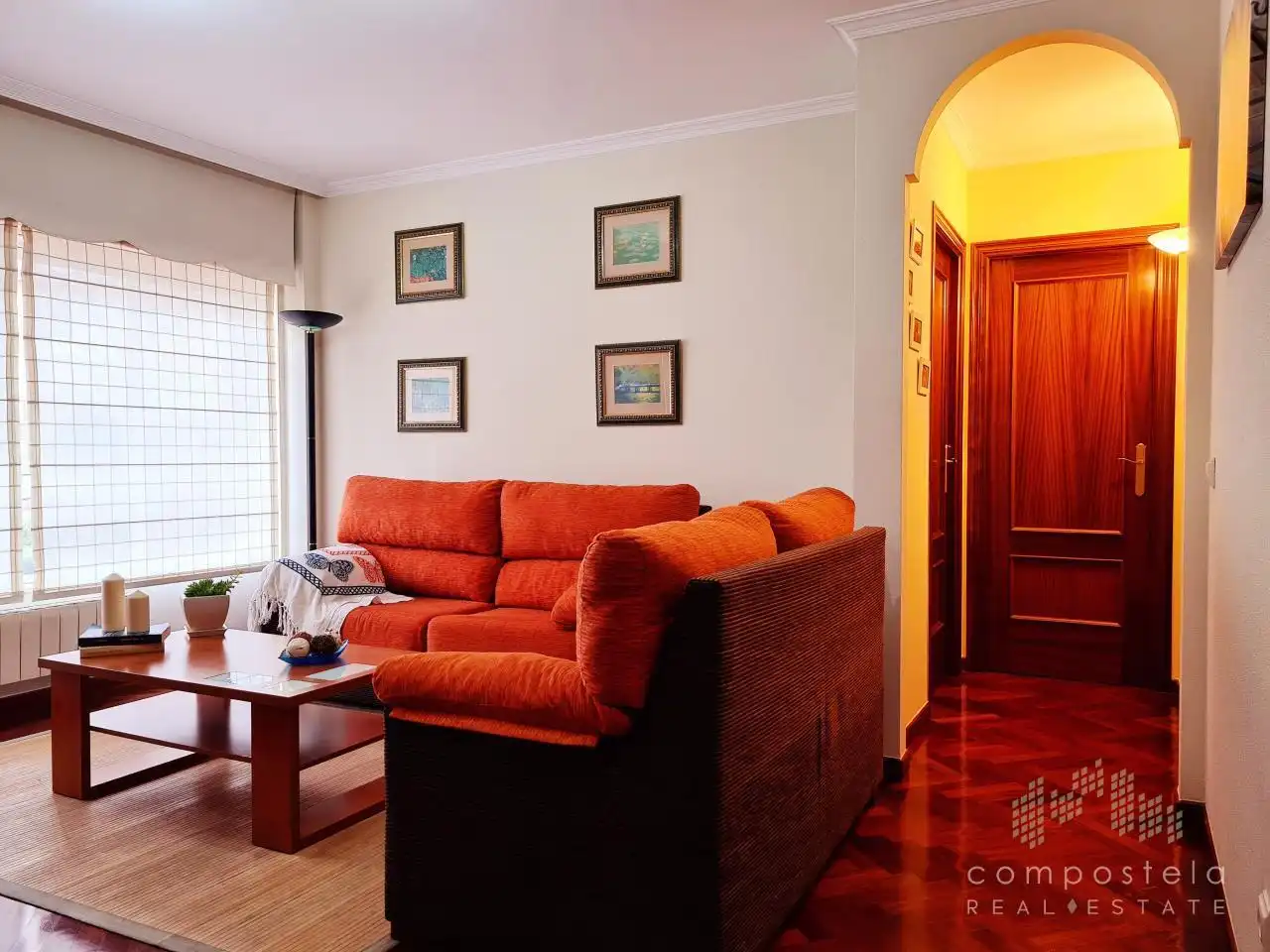 Sala de estar de Piso en venta en Ames con Calefacción, Parquet y Terraza
