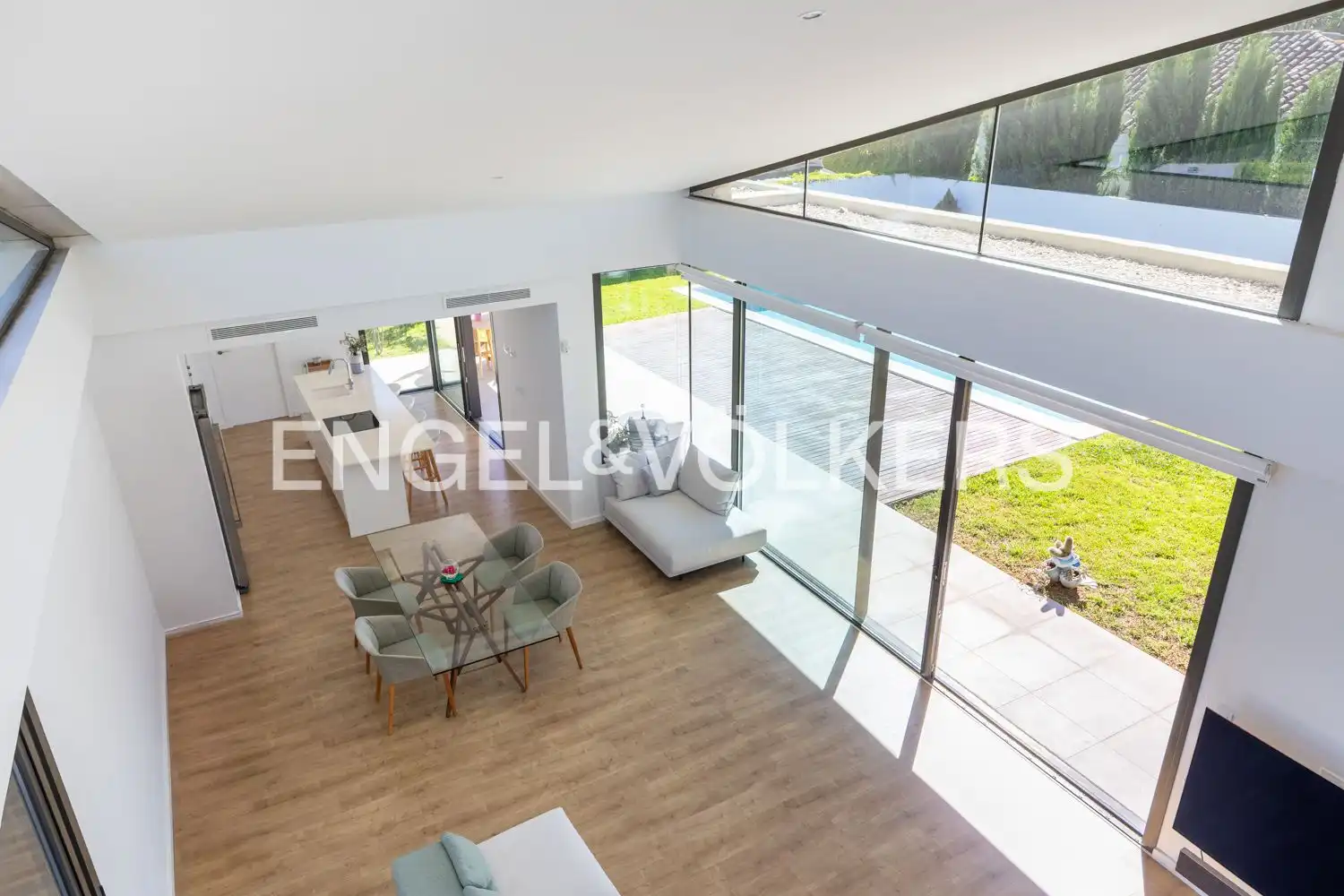 Sala de estar de Casa o chalet en venta en L'Eliana con Aire acondicionado, Calefacción y Jardín privado