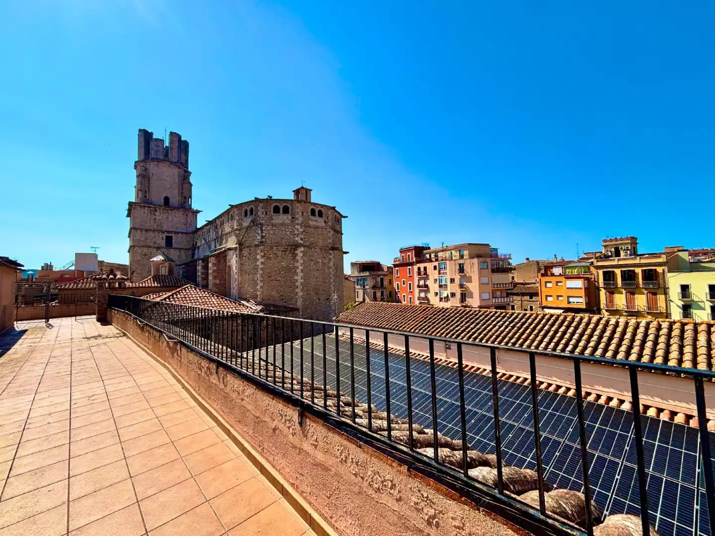 Vista exterior de Edifici en venda en Palafrugell