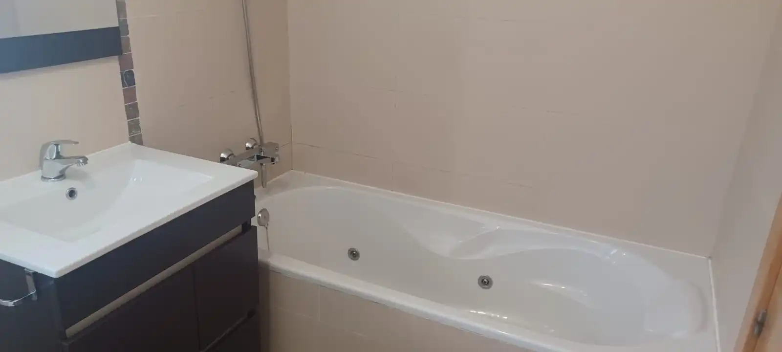 Flat with pool for sale in Calle del Ibón de Astún, imagen 21