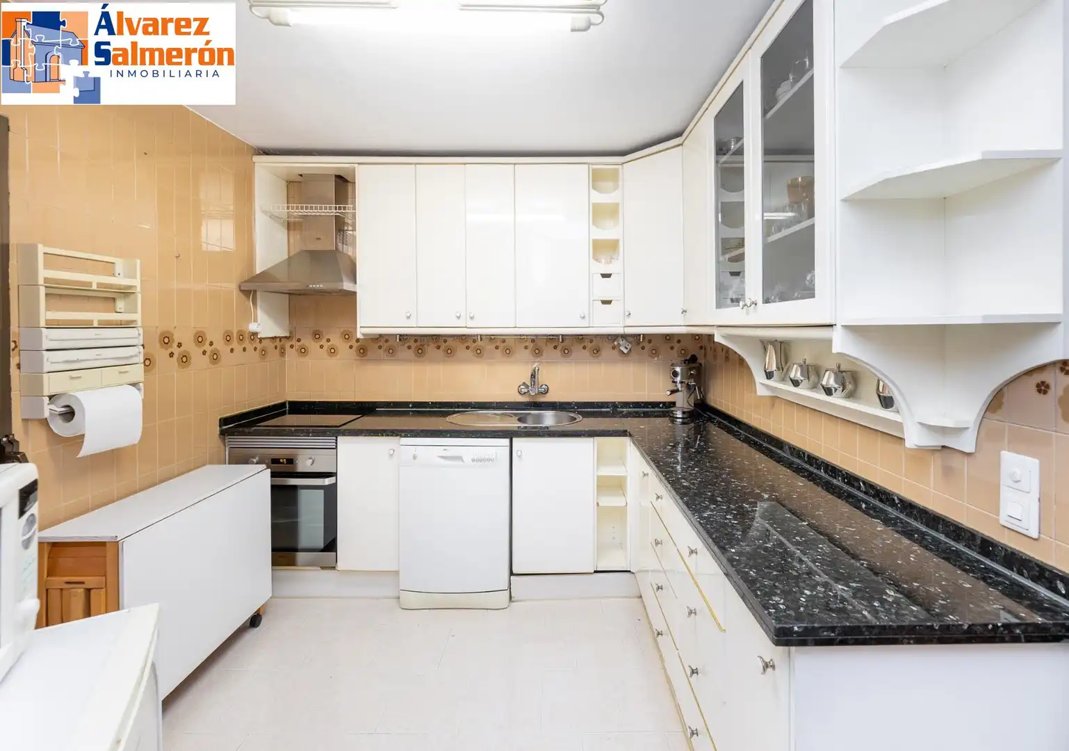 Flat with terrace for sale in Calle Calle Tejeiro, imagen 10