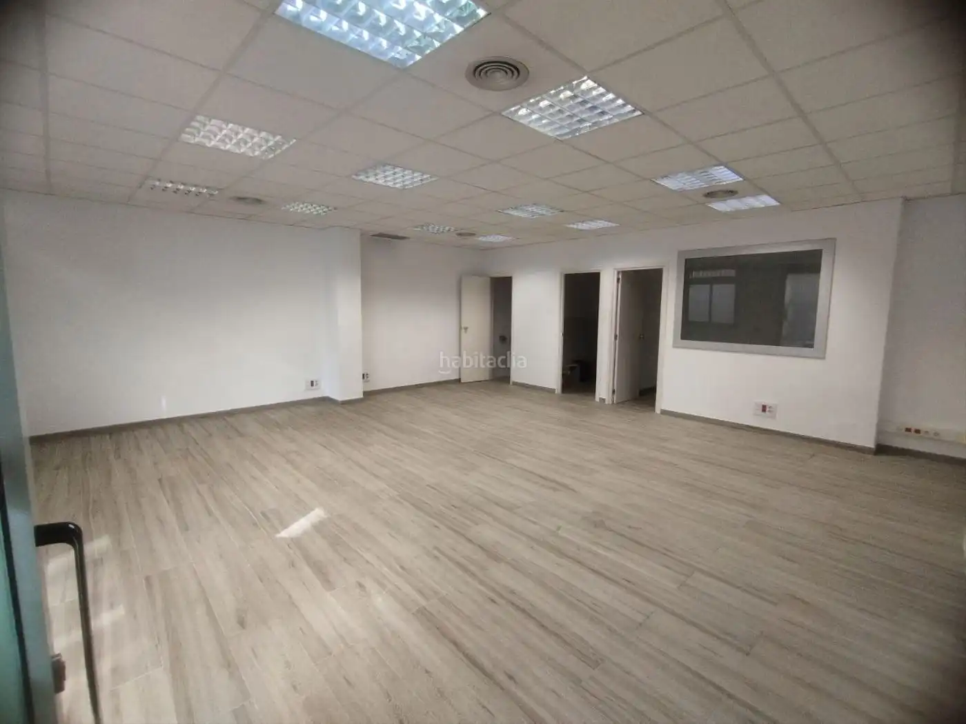 Local comercial en venda a Carrer de Joan Maragall 23, imagen 2