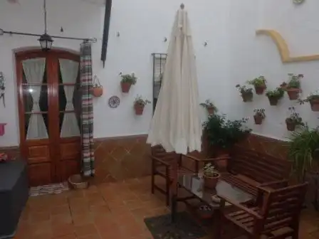 Casa DE 2 PLANTAS. Compuesta por: -Planta baja: 3 dormitorios, salita, salón comedor, cocina, 1 baño completo y otro baño en el pa, imatge 3