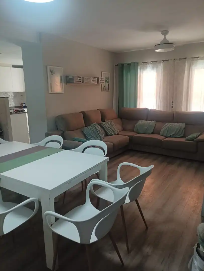 Living room of Houses for sale in Sevilla  with Air Conditioner, Private garden and Parquet flooring