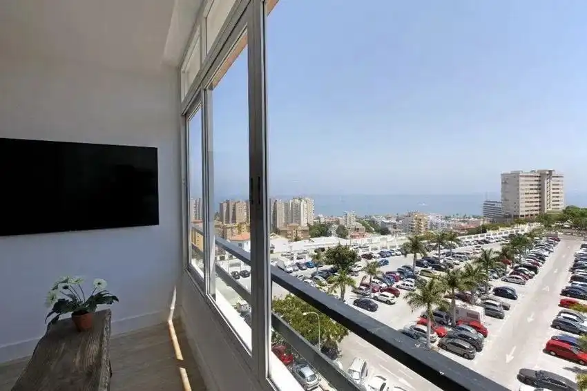 Vista exterior de Pis en venda en Torremolinos amb Aire condicionat i Piscina comunitària