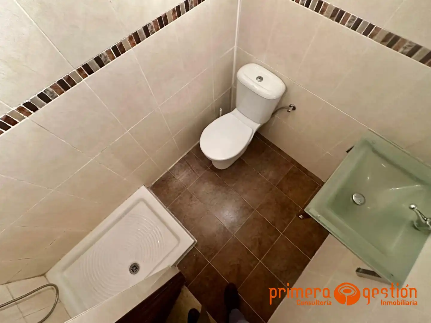 Baño de Piso en venta en Lora del Río con Aire acondicionado y Calefacción