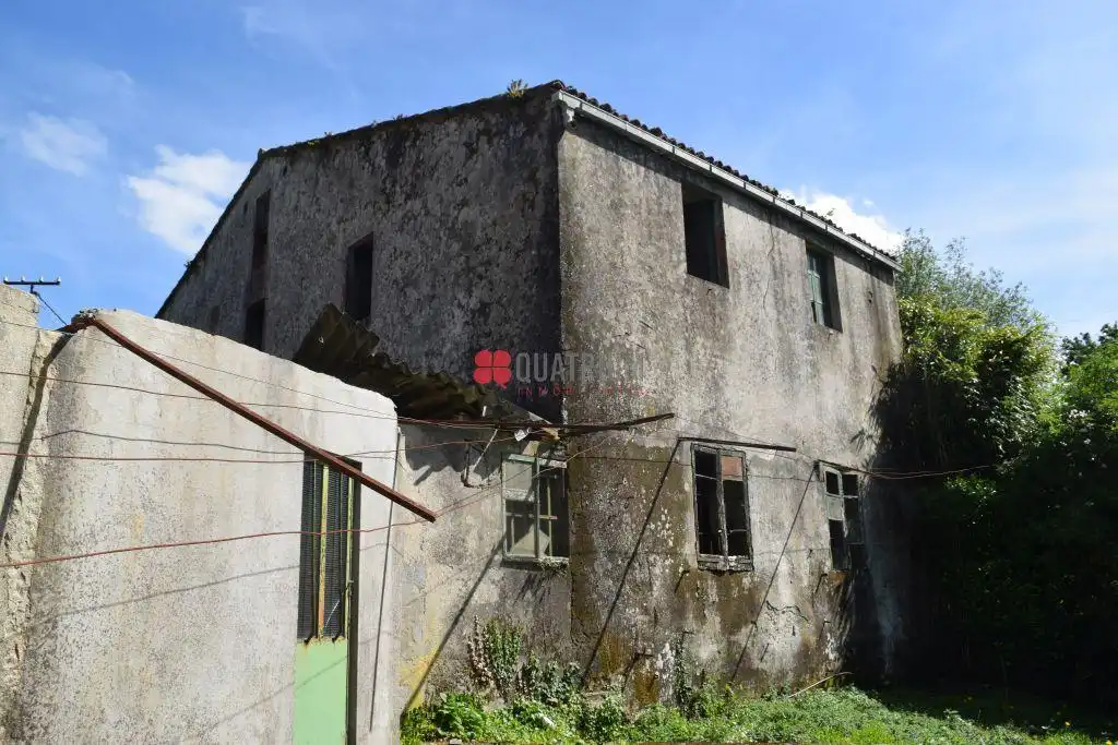 Vista exterior de Casa o xalet en venda en Santiago de Compostela  amb Jardí privat