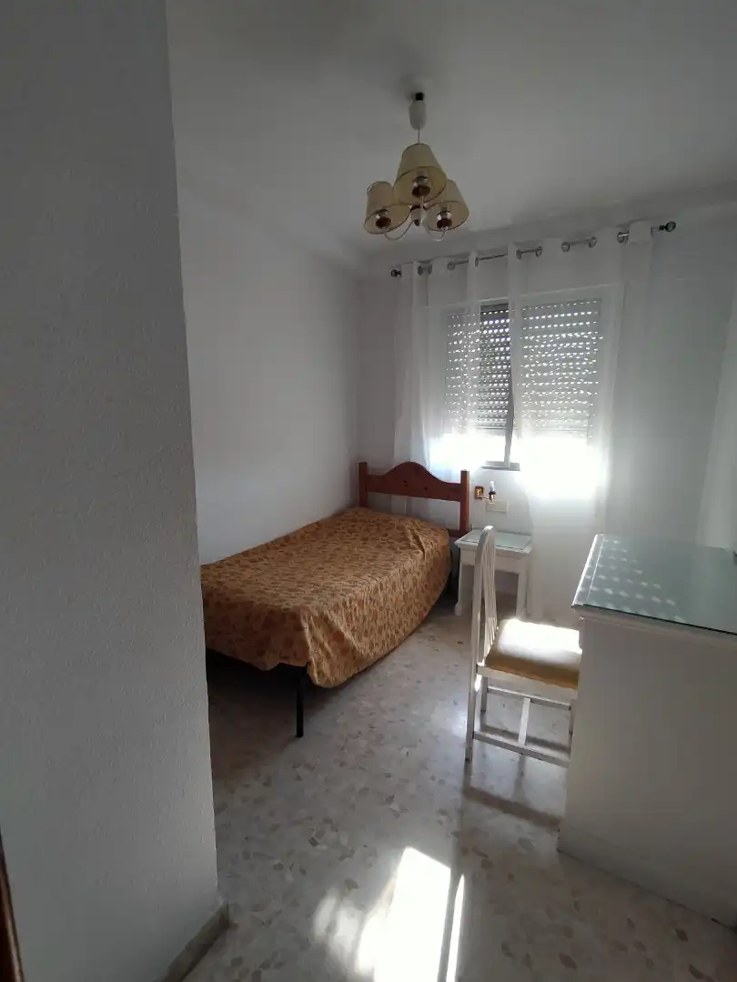 Habitación de Piso de alquiler en Huelva con Calefacción, Terraza y Amueblado