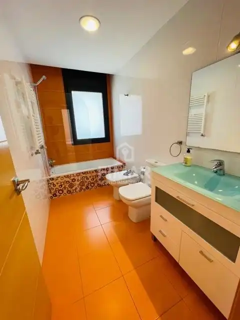 Bany de Casa o xalet en venda en Tordera amb Jardí privat, Terrassa i Balcó