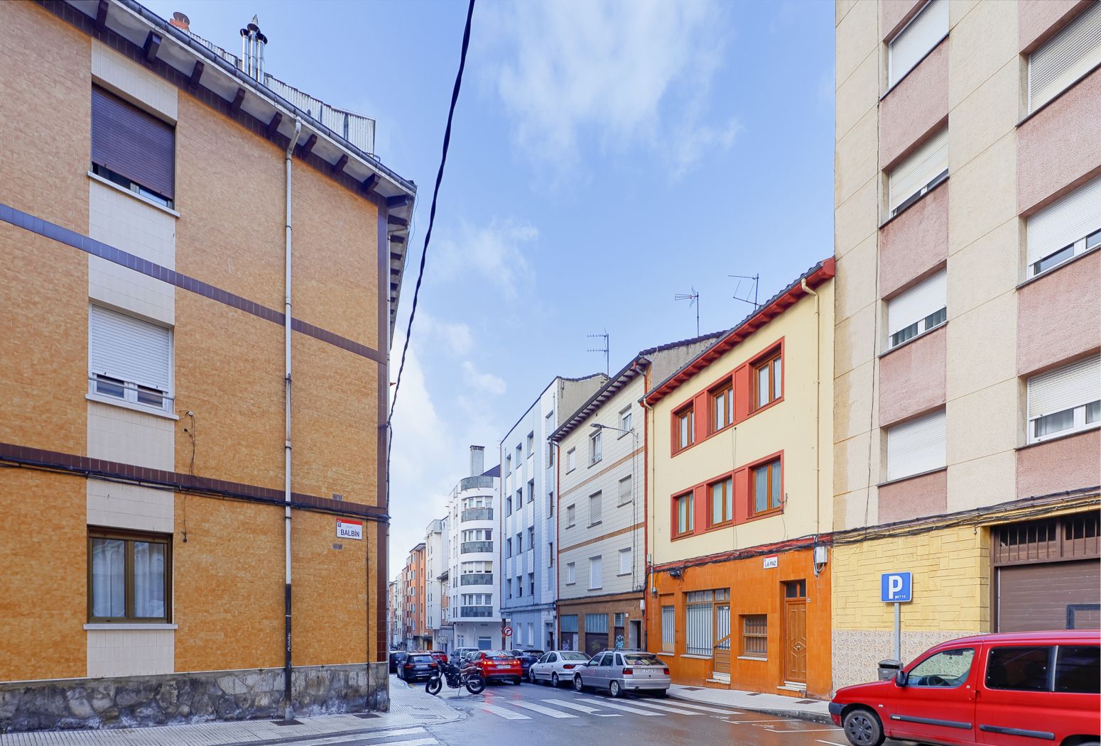 Vista exterior de Pis en venda en Gijón  amb Calefacció i Traster