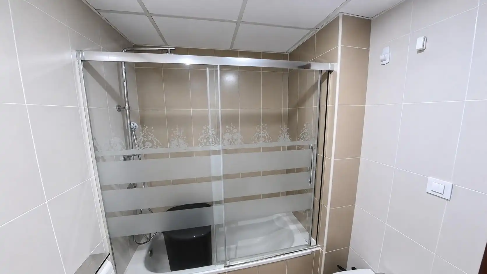 Bathroom of Flat for sale in San Fernando  with Air Conditioner, Heating and Community pool