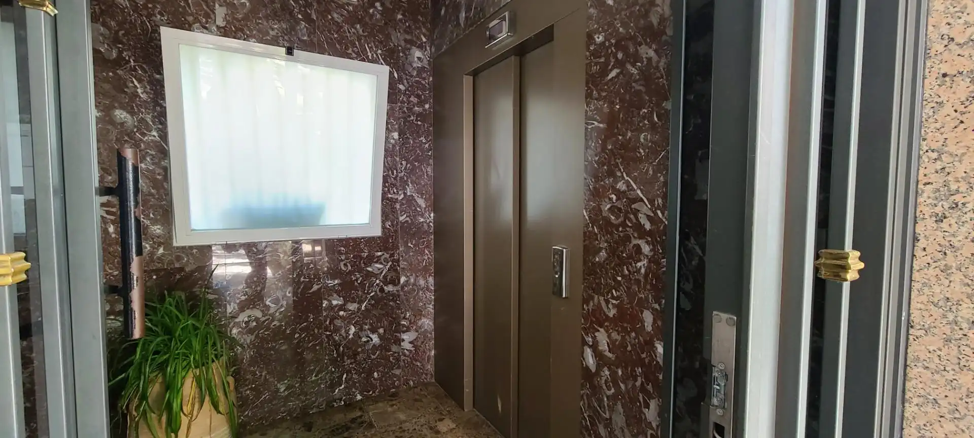 Piso en venta en Madrid con Calefacción y Parquet