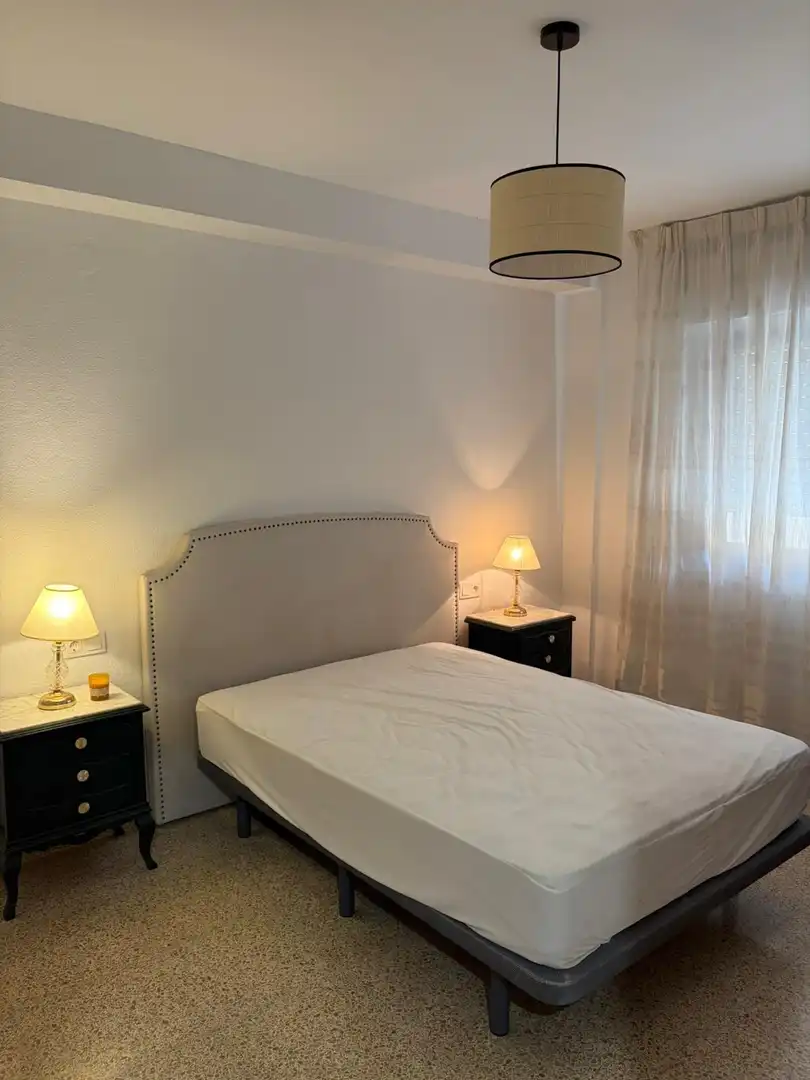 Schlafzimmer von Wohnung zur Miete in Centro