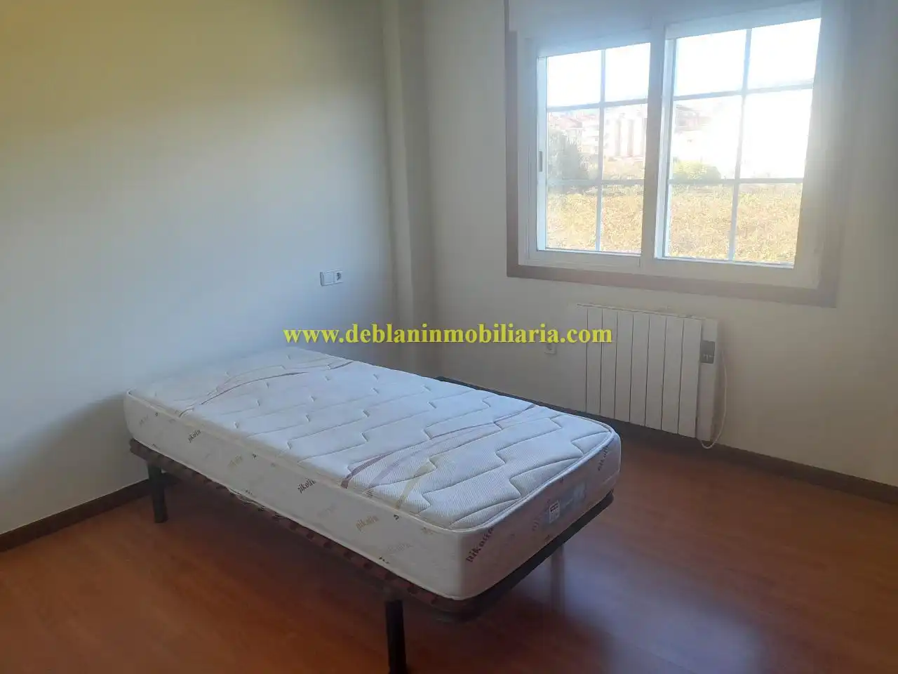 Schlafzimmer von Wohnung zur Miete in Tui mit Heizung