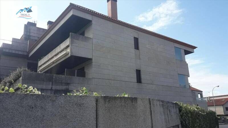 Exterior view of Garage for sale in Nigrán