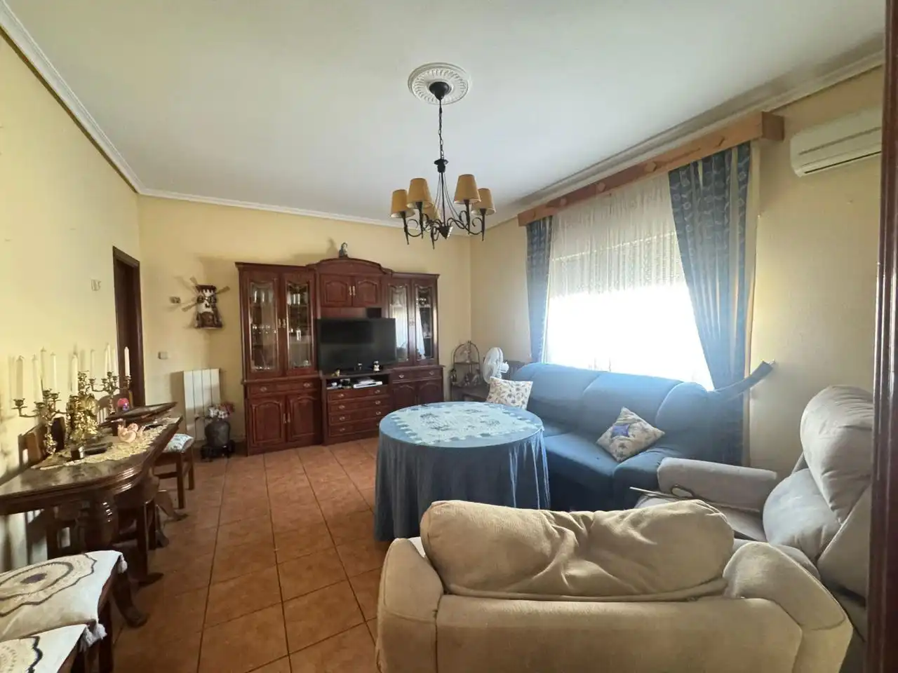 Sala d'estar de Casa o xalet en venda en La Puebla de Montalbán amb Calefacció