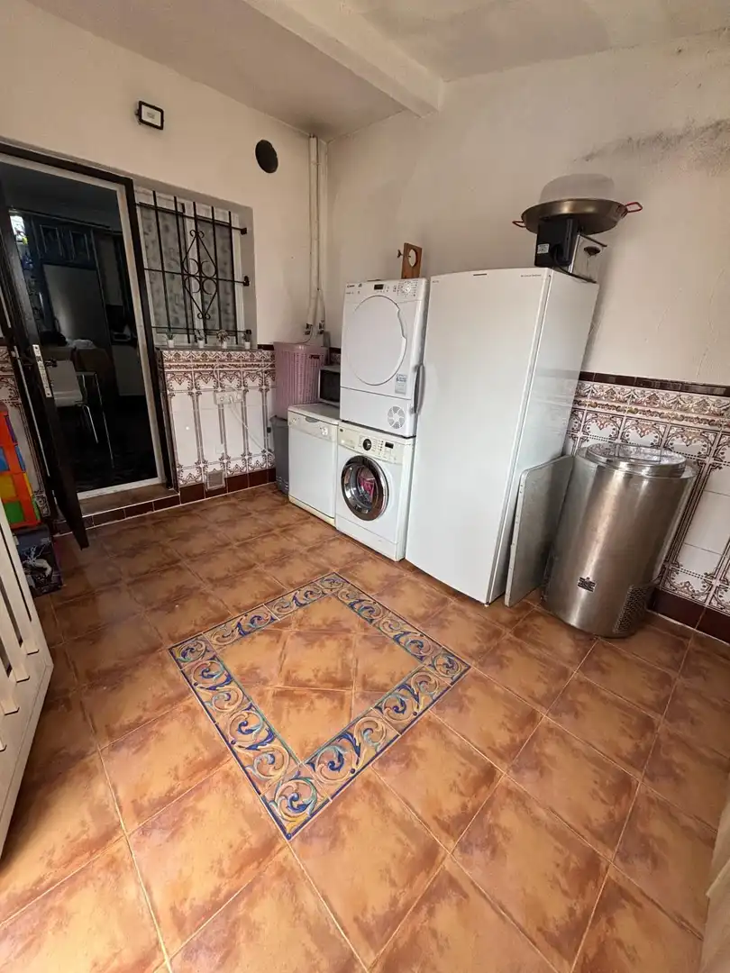 Casa adosada en venta en Calle MARIA DE ZAYAS-B SANTIAGO, 28, Miranda
