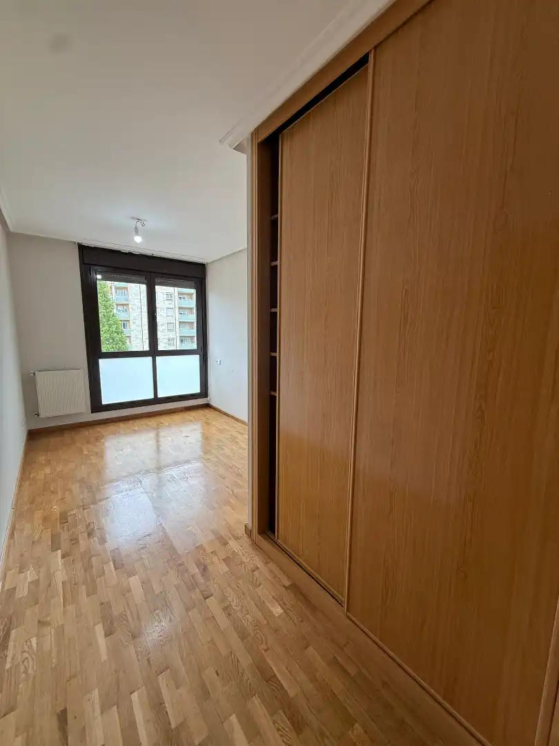 Bedroom of Flat for sale in Oviedo   with Heating