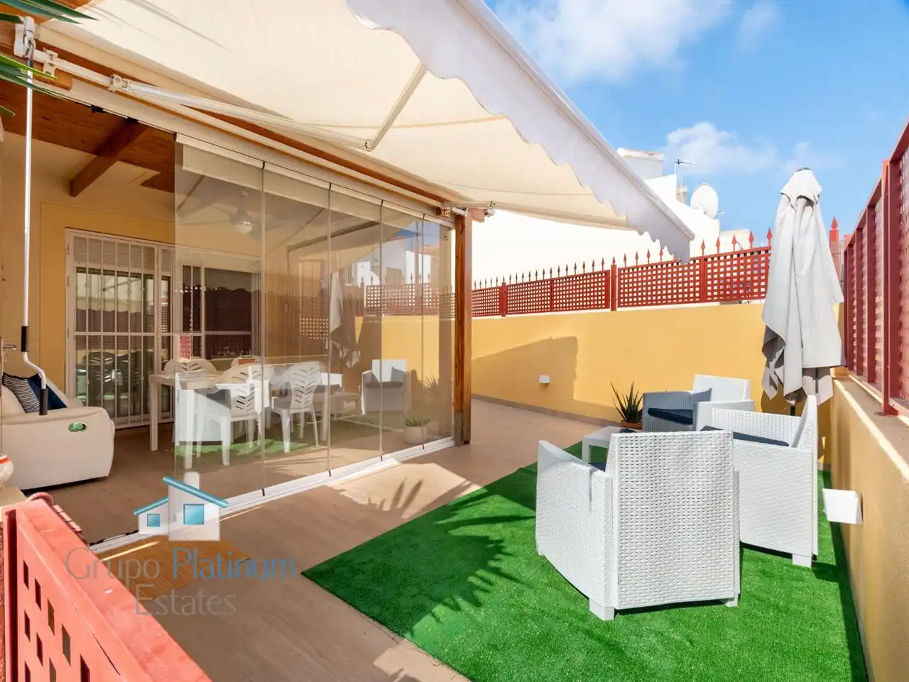 Terrassa de Casa o xalet en venda en Mazarrón amb Traster, Piscina i Moblat