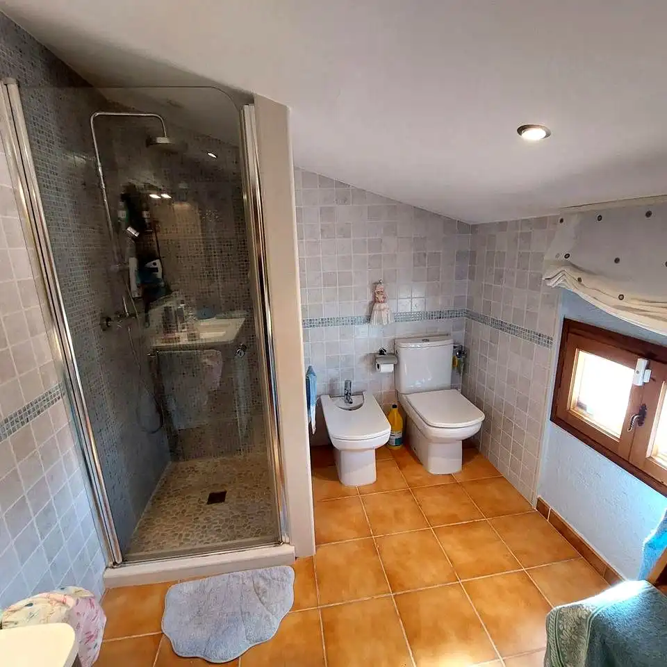 Bany de Casa o xalet en venda en Banyeres del Penedès amb Aire condicionat, Jardí privat i Moblat