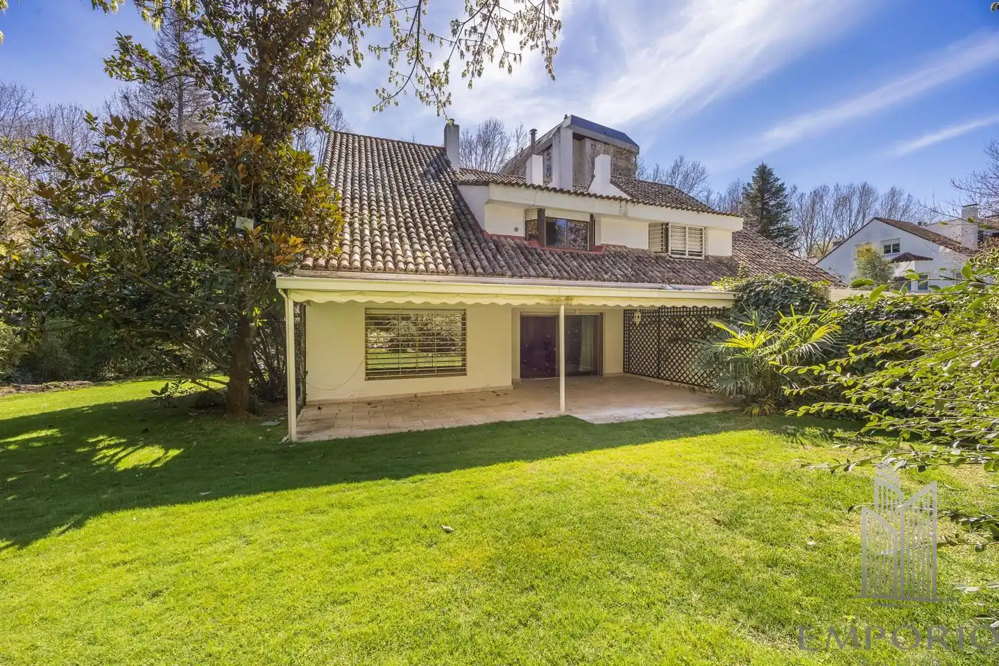 Jardín de Casa adosada en venta en  Madrid Capital con Aire acondicionado, Calefacción y Jardín privado