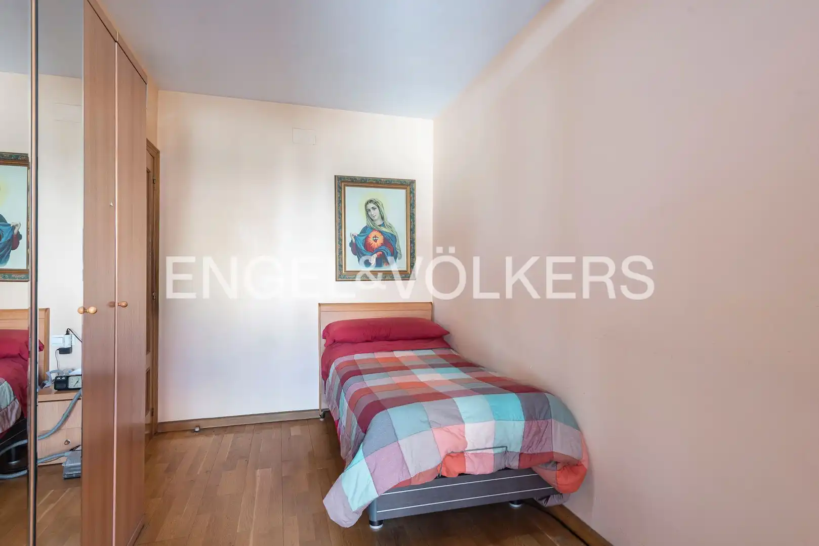 Habitación de Ático en venta en Sant Joan Despí con Aire acondicionado, Calefacción y Parquet