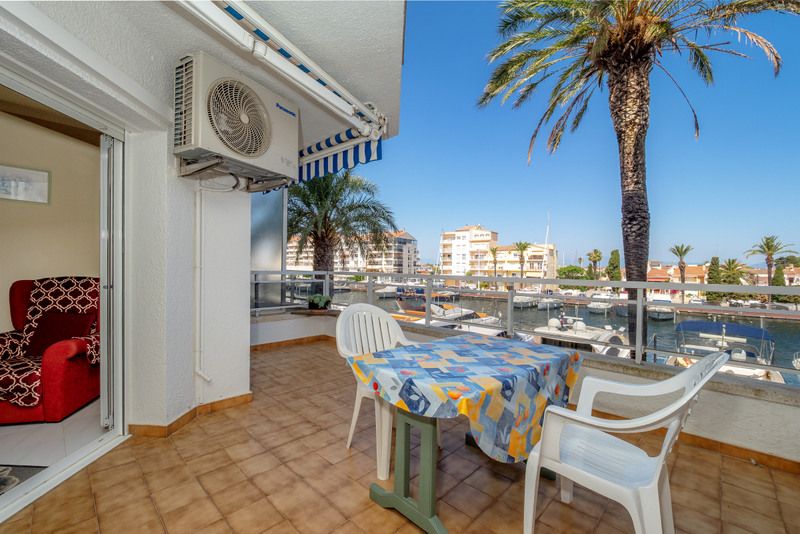 Dormitori de Apartament en venda en Empuriabrava amb Calefacció i Terrassa