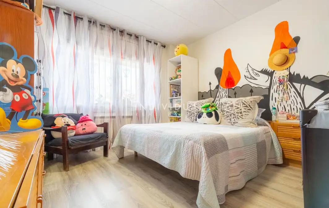 Dormitori de Casa o xalet en venda en Santa Eulàlia de Ronçana amb Aire condicionat, Jardí privat i Parquet