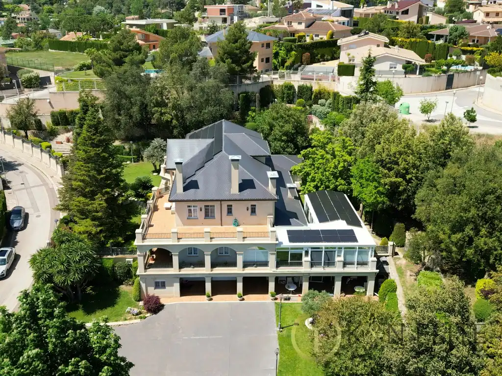 Vista exterior de Casa o xalet en venda en Cocentaina amb Aire condicionat, Calefacció i Jardí privat