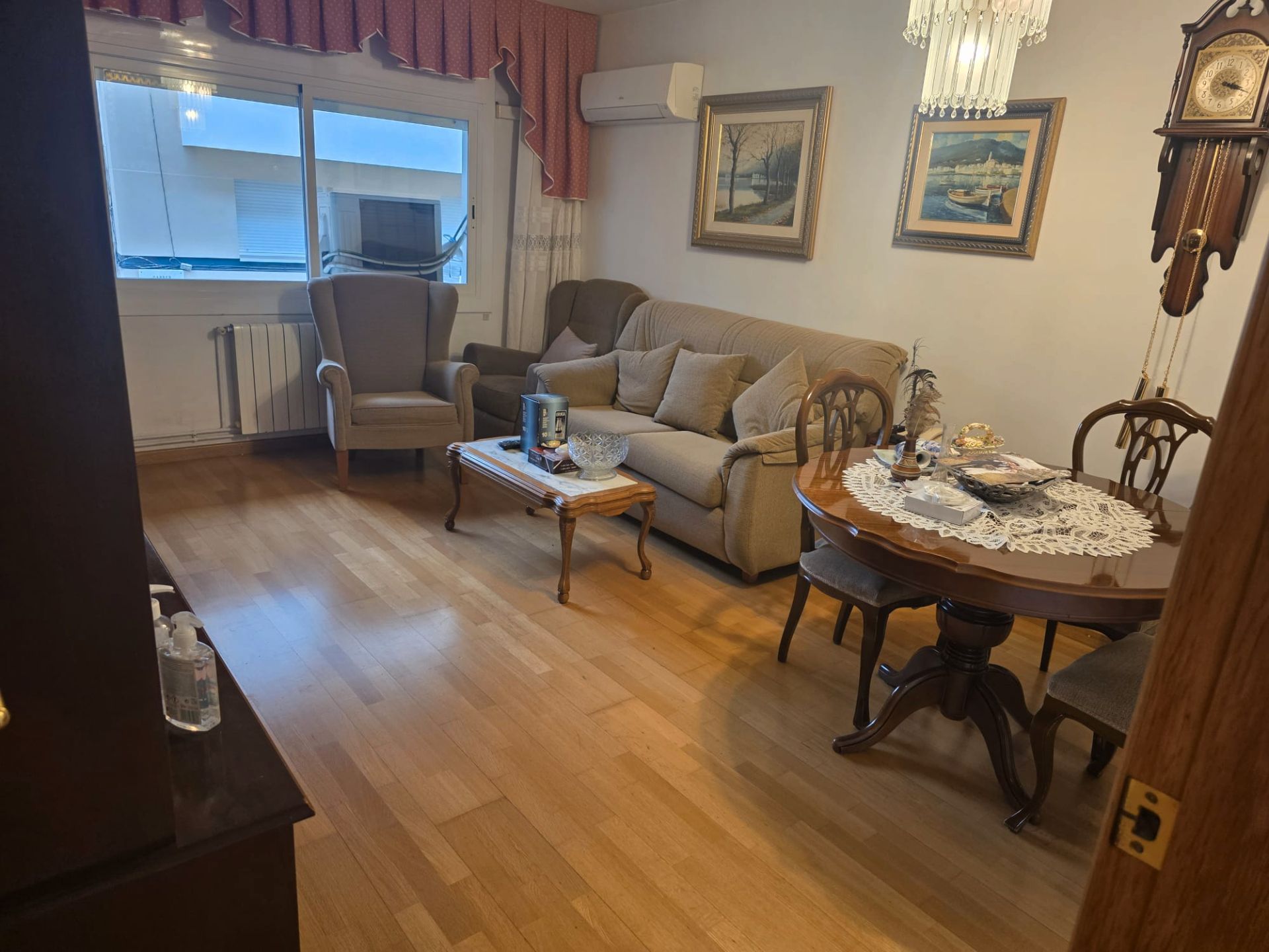 Living room of Flat to rent in  Barcelona Capital  with Air Conditioner and Parquet flooring