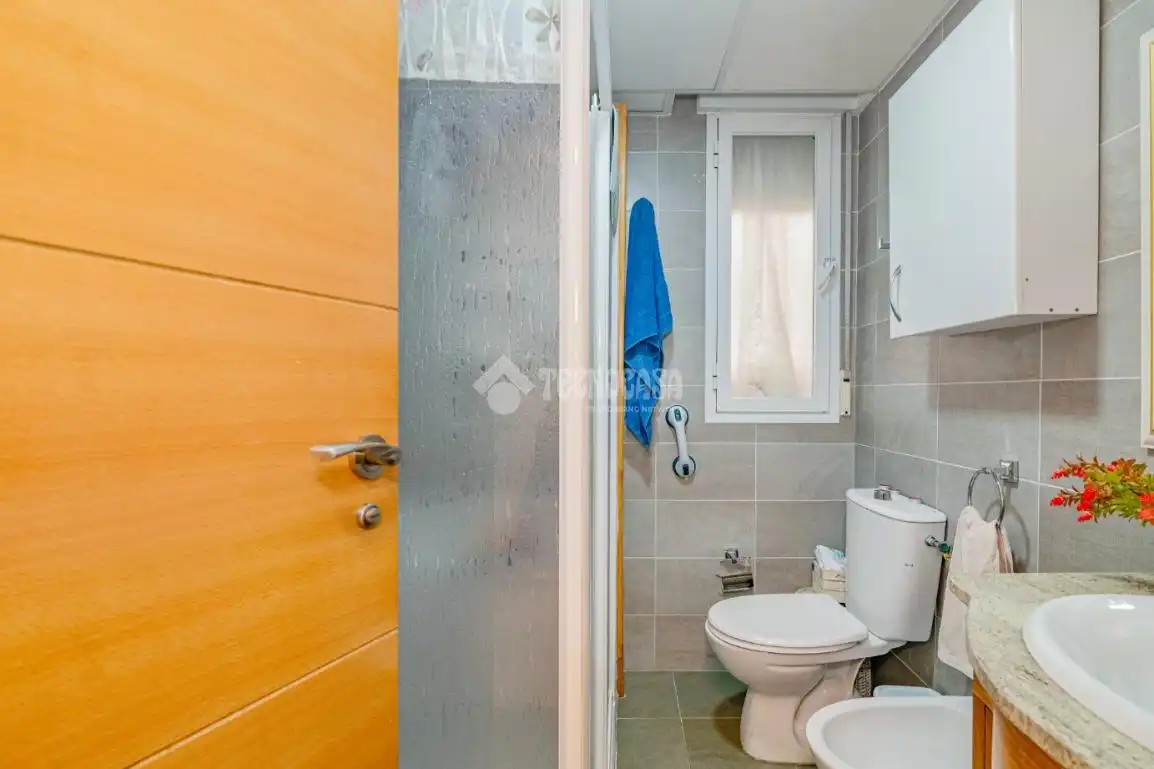 Bathroom of Flat for sale in Alhendín  with Air Conditioner and Furnished