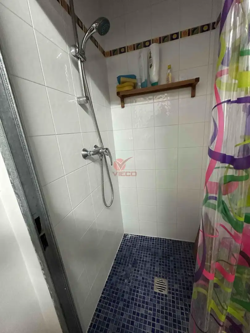 Bany de Local en venda en Cuenca amb Aire condicionat