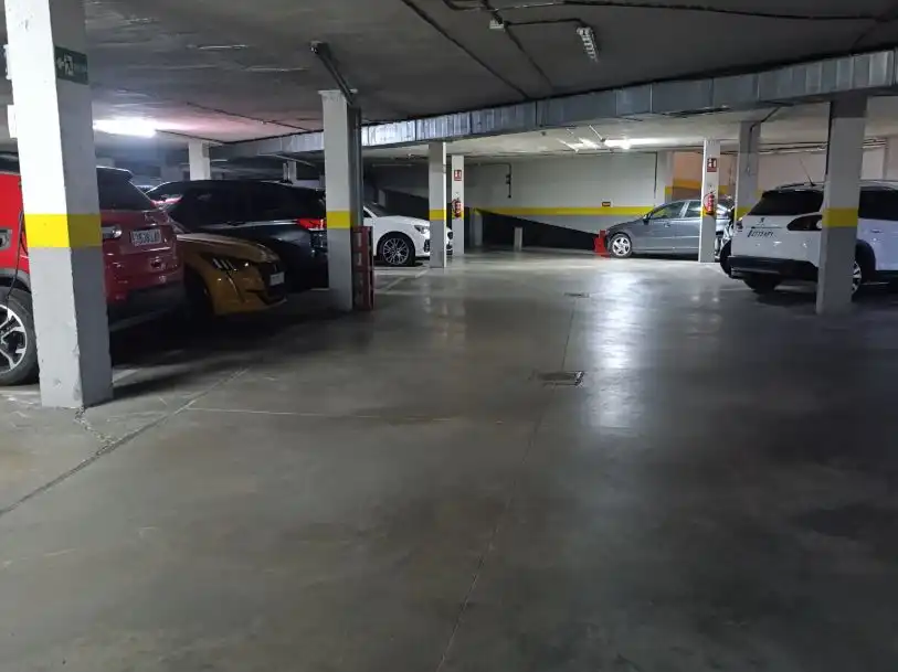 Parking of Garage for rent in Madrid  with Alarm