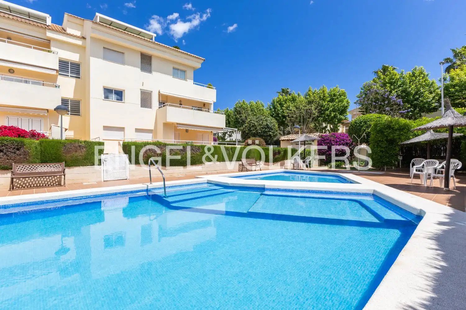 Swimming pool of Flat for sale in Jávea / Xàbia  with Air Conditioner, Heating and Private garden